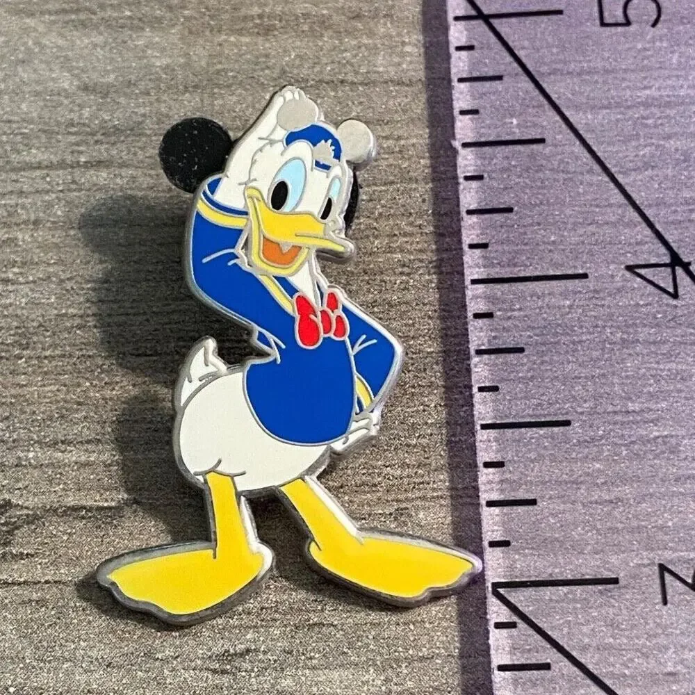 Disney Park Bundle with Pluto and Donald Duck Celebrate Everyday w/Mickey Ears - Picture 4 of 7